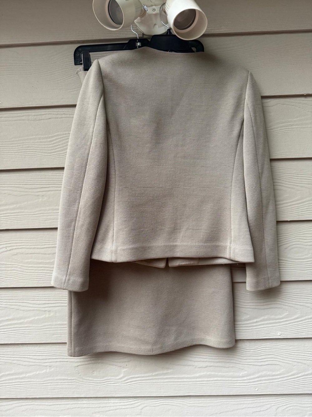 St. John Taupe Wool Two-Piece Skirt Blazer Suit size 2 - Picture 3 of 15